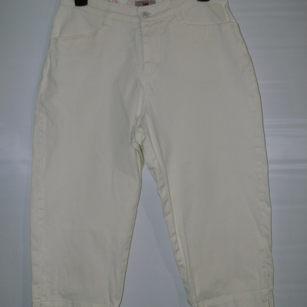 Lee Stretchy Capri Jeans - Picture 3 of 5
